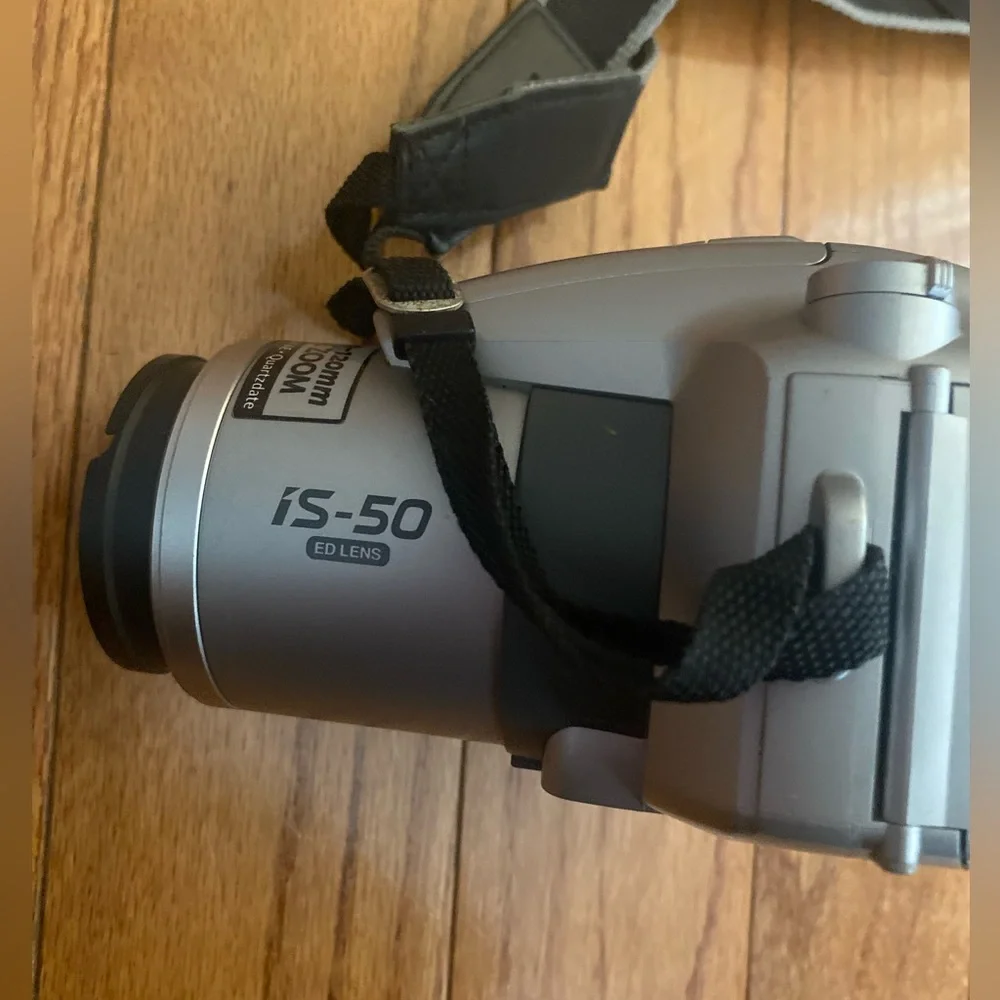 OLYMPUS All- In-One SLR Camera 🎥 WIDE ZOOM 28mm-120mm Preloved ❤️